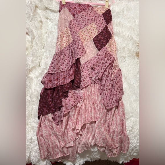 Loveshack Fancy Skirt.  Never worn.  Silk & Lace.  Pink.  Size 8. - Picture 2 of 4
